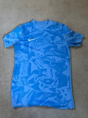 Nike Men’s Light Blue Graphic Patterned Training Jersey - Medium